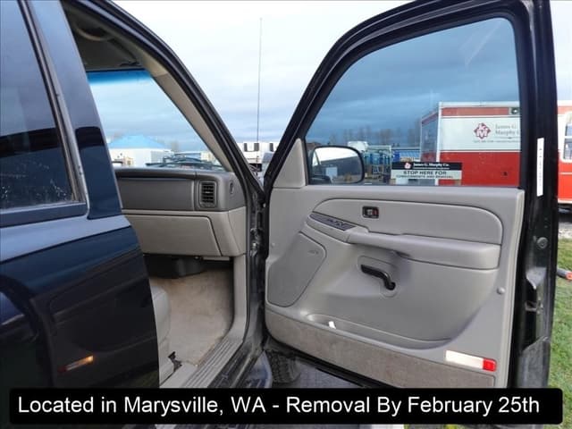 Image of Chevrolet Suburban equipment image 4