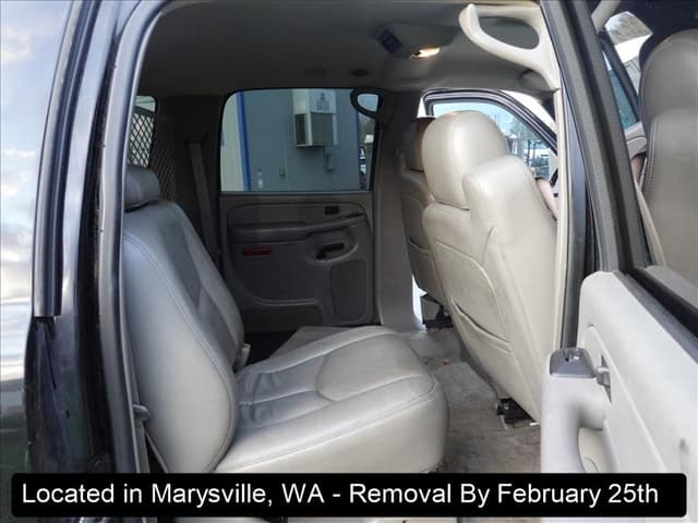 Image of Chevrolet Suburban equipment image 1