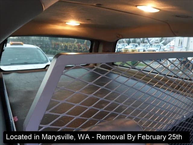 Image of Chevrolet Suburban equipment image 2