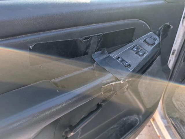 Image of Chevrolet 2500 equipment image 4