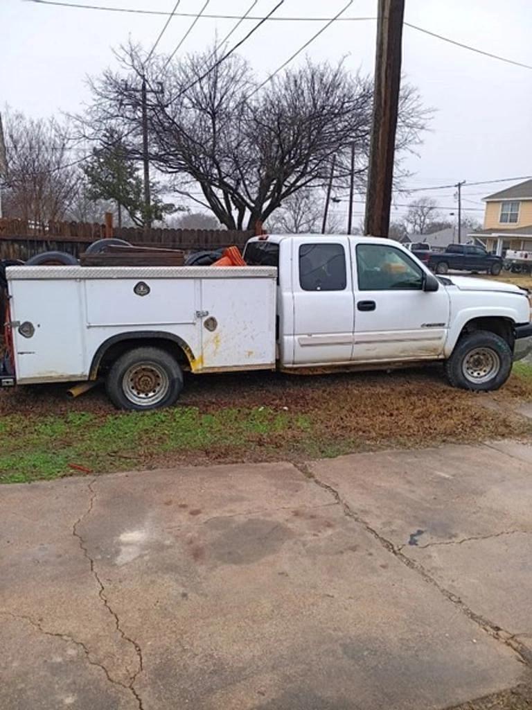 Image of Chevrolet 2500HD Primary image