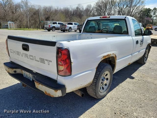 Image of Chevrolet 1500 equipment image 4