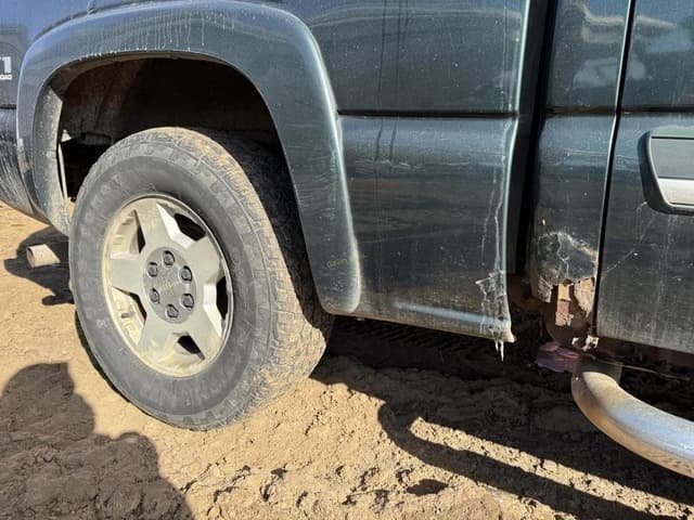 Image of Chevrolet 1500 equipment image 3