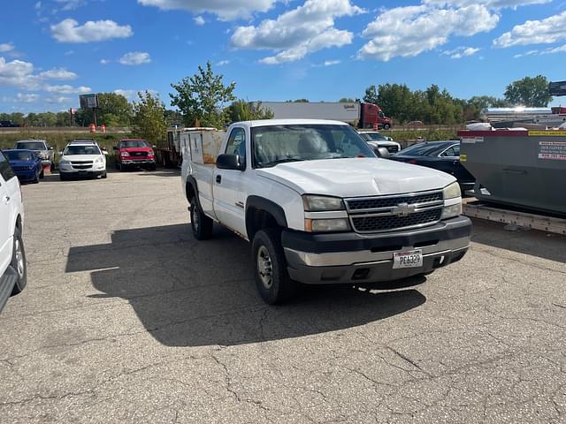 Image of Chevrolet 2500 equipment image 2