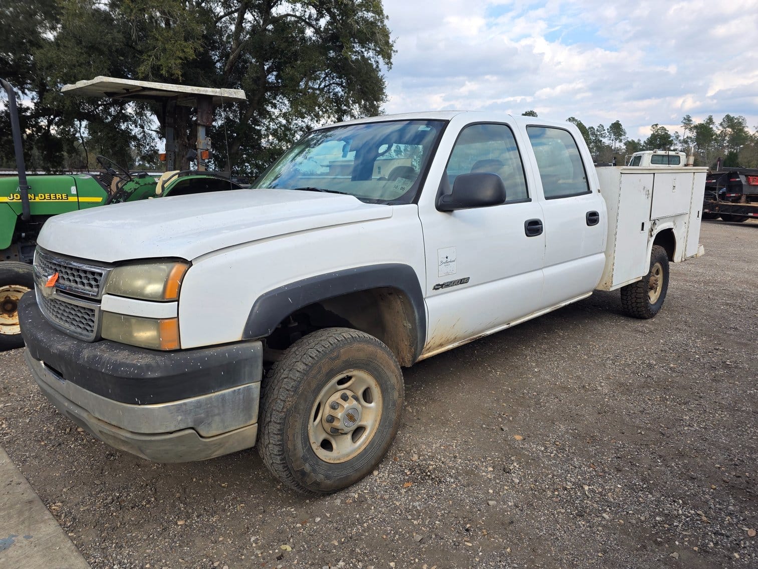 2005 Chevrolet 2500 Equipment Image0