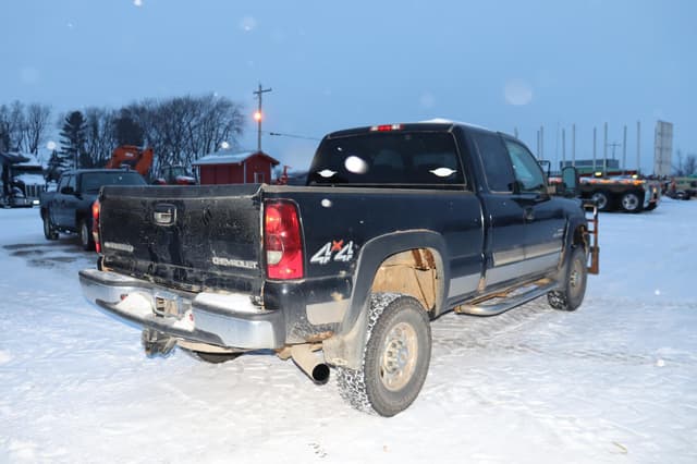 Image of Chevrolet 2500 equipment image 4