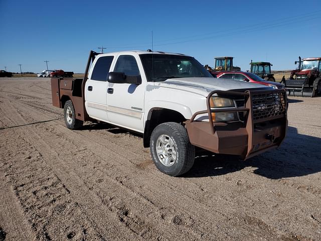 Image of Chevrolet 2500HD equipment image 1