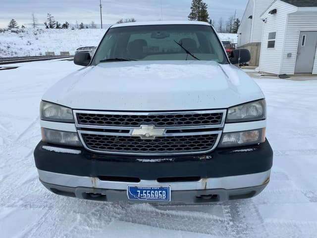 Image of Chevrolet 2500HD equipment image 1