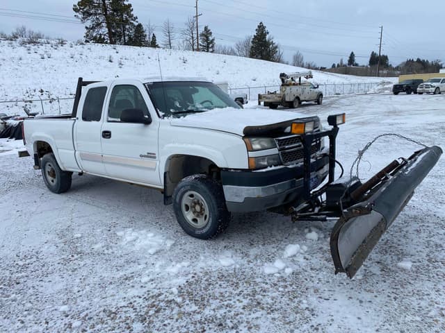Image of Chevrolet 2500HD equipment image 2
