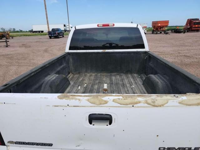 Image of Chevrolet 2500 equipment image 4