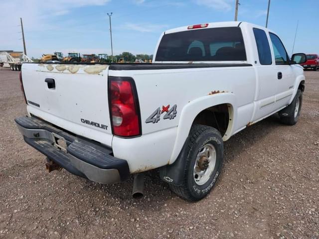 Image of Chevrolet 2500 equipment image 2