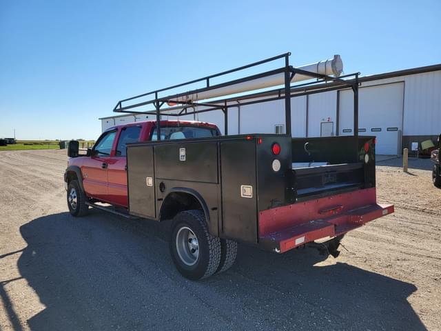 Image of Chevrolet 2500 equipment image 3