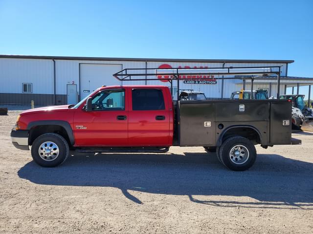 Image of Chevrolet 2500 equipment image 4