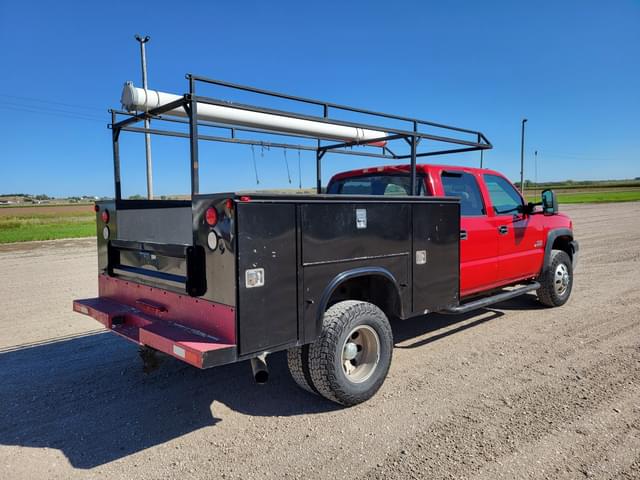 Image of Chevrolet 2500 equipment image 2