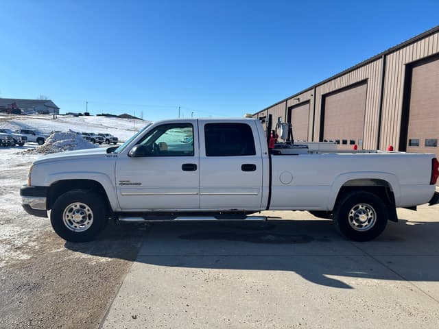 Image of Chevrolet 2500 equipment image 1