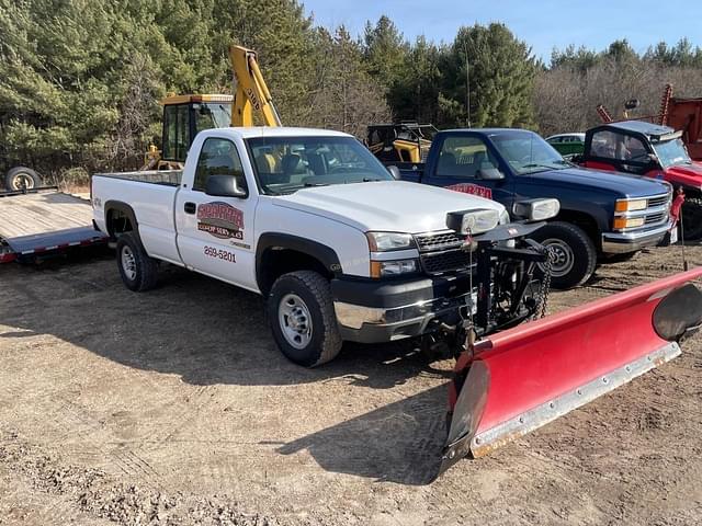 Image of Chevrolet 2500 equipment image 2