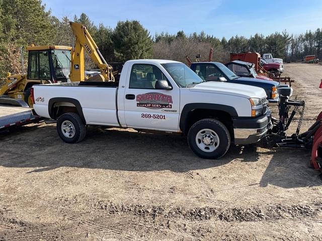 Image of Chevrolet 2500 equipment image 3