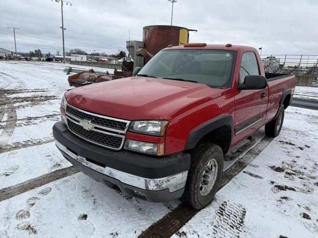 Image of Chevrolet 2500 equipment image 1