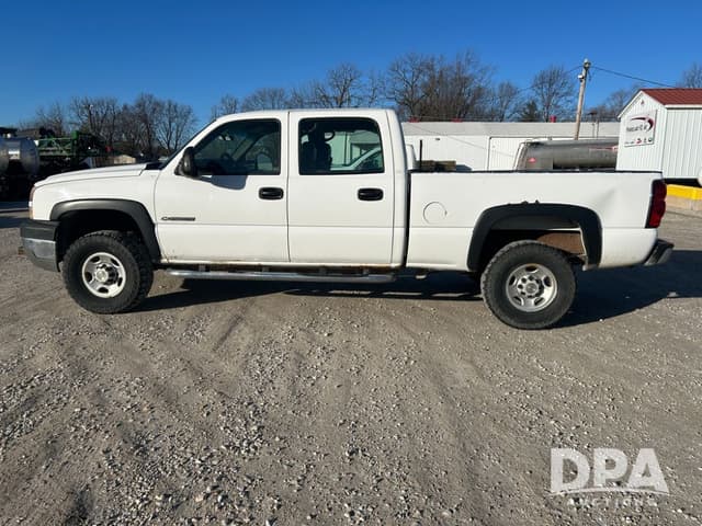 Image of Chevrolet 2500HD equipment image 2