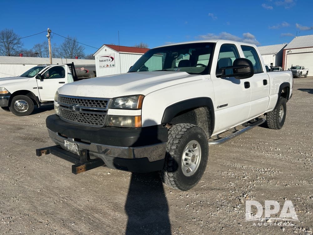 2005 Chevrolet 2500HD Equipment Image0