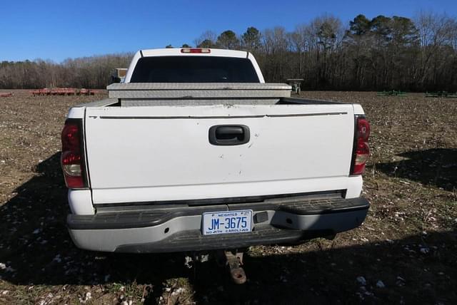 Image of Chevrolet 2500HD equipment image 4