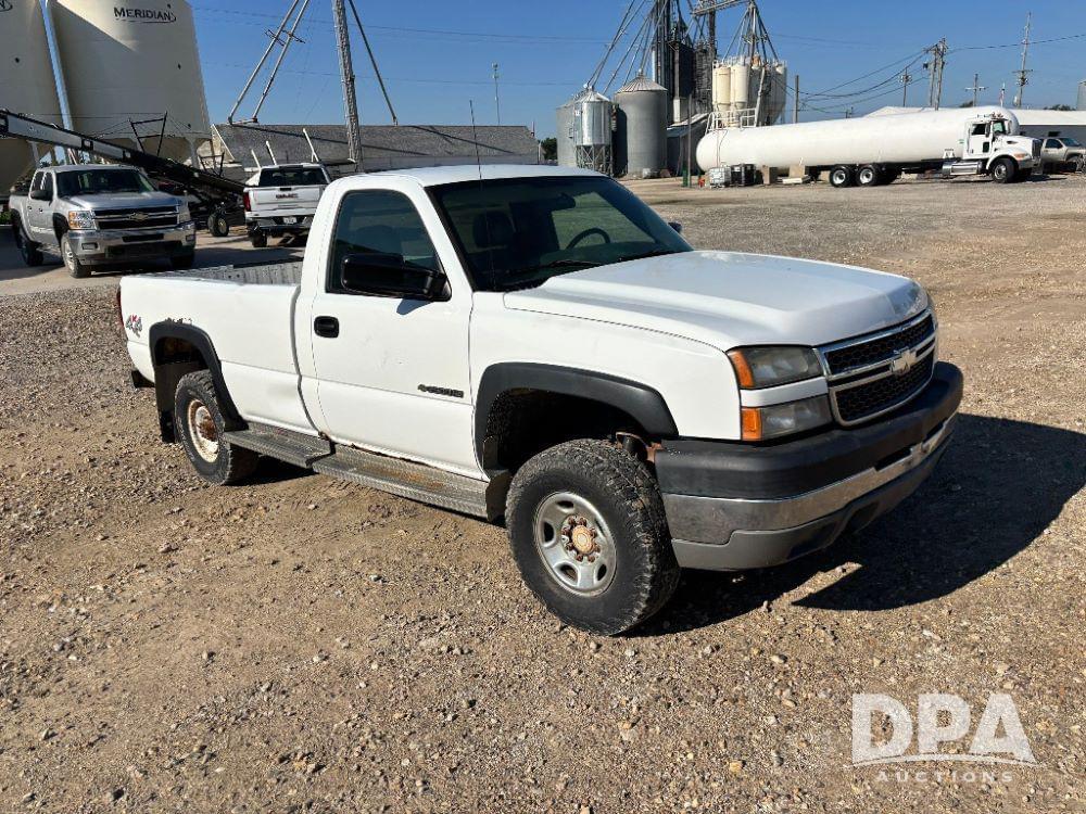 Image of Chevrolet 2500HD Primary image