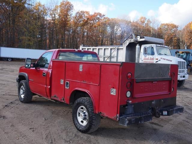 Image of Chevrolet 2500HD equipment image 2
