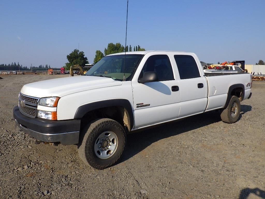 2005 Chevrolet 2500HD Equipment Image0