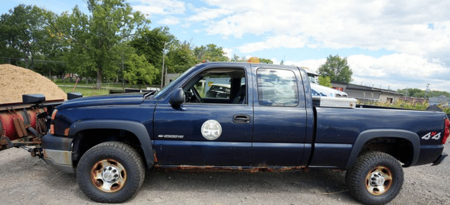 Image of Chevrolet 2500HD equipment image 2