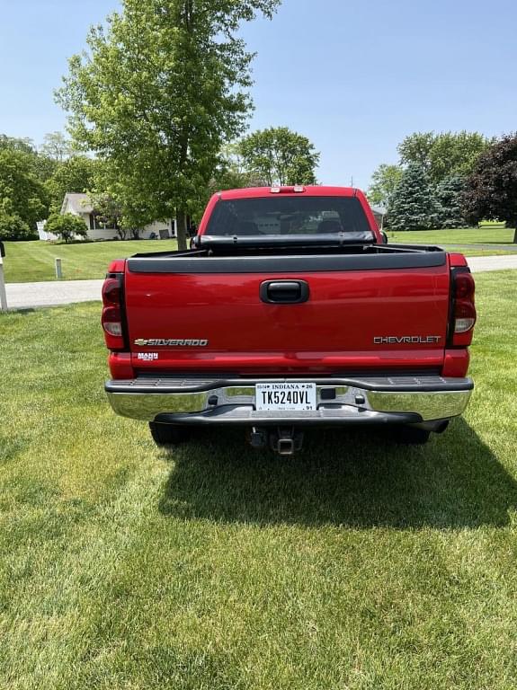 Image of Chevrolet 2500HD equipment image 1