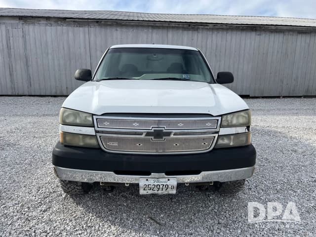 Image of Chevrolet 2500HD equipment image 2