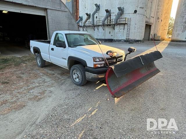 Image of Chevrolet 2500HD equipment image 4