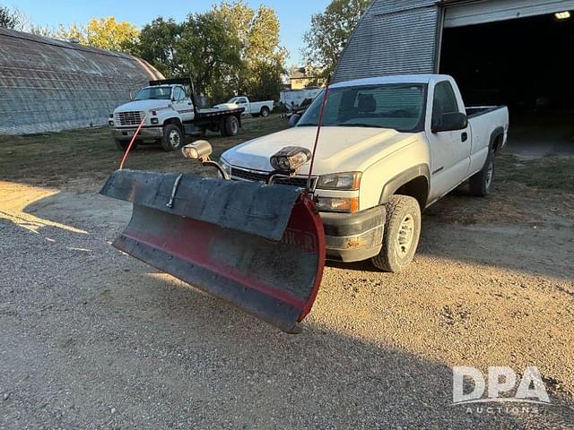 Image of Chevrolet 2500HD equipment image 1