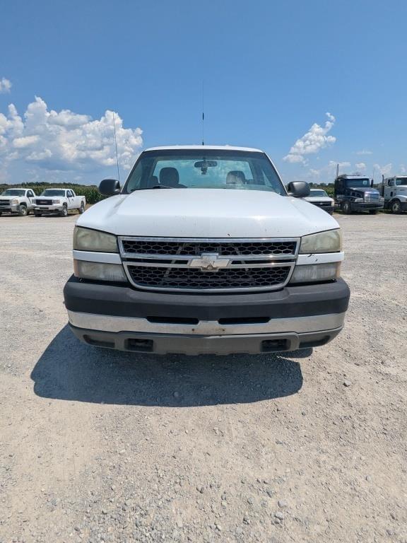 Image of Chevrolet 2500HD equipment image 2