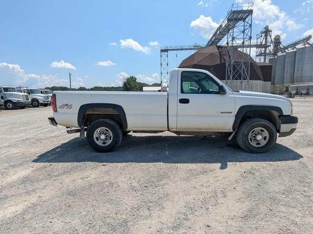 Image of Chevrolet 2500HD equipment image 4