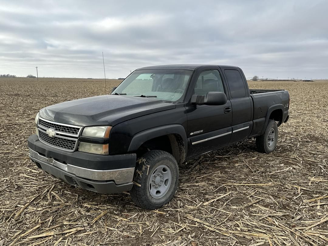 Image of Chevrolet 2500HD Primary image