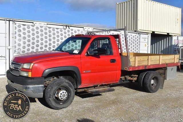 Image of Chevrolet 3500 equipment image 1