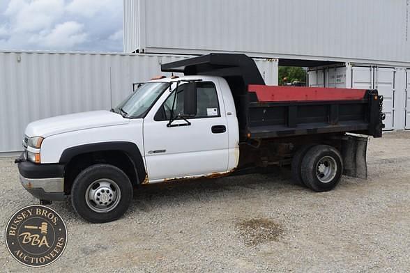 Image of Chevrolet 3500 equipment image 1