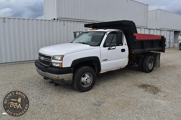 Image of Chevrolet 3500 equipment image 2