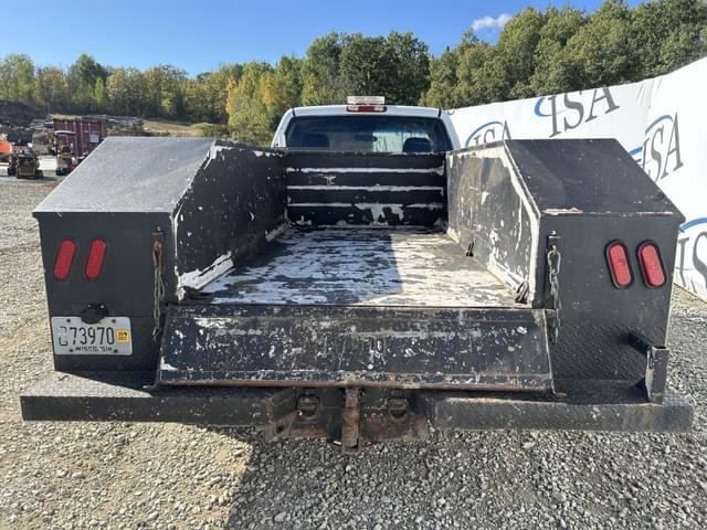 Image of Chevrolet 3500 equipment image 3