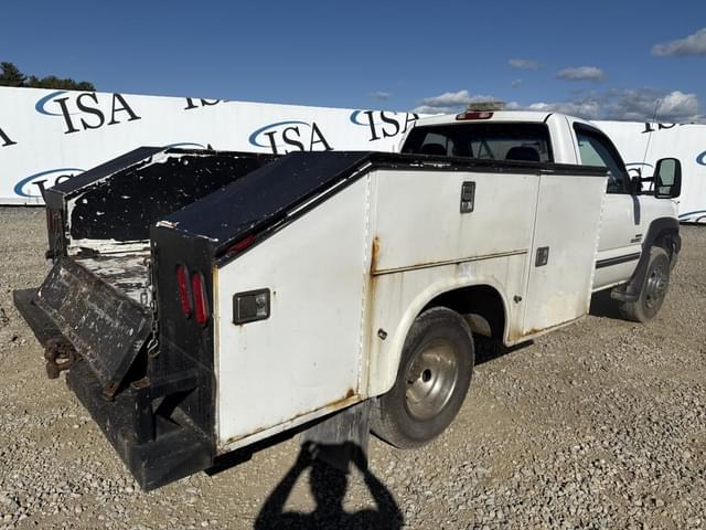 Image of Chevrolet 3500 equipment image 4