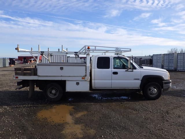 Image of Chevrolet 3500 equipment image 2