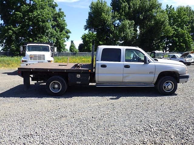 Image of Chevrolet 3500 equipment image 2