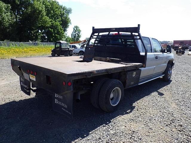 Image of Chevrolet 3500 equipment image 3