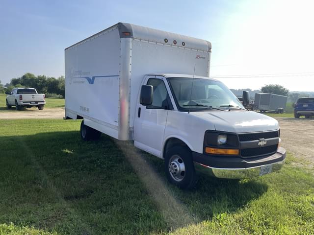 Image of Chevrolet 3500 equipment image 2