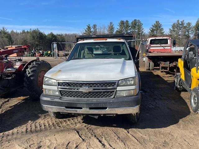 Image of Chevrolet 3500 equipment image 1