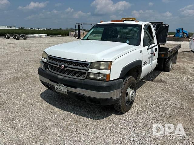 Image of Chevrolet 3500 equipment image 1