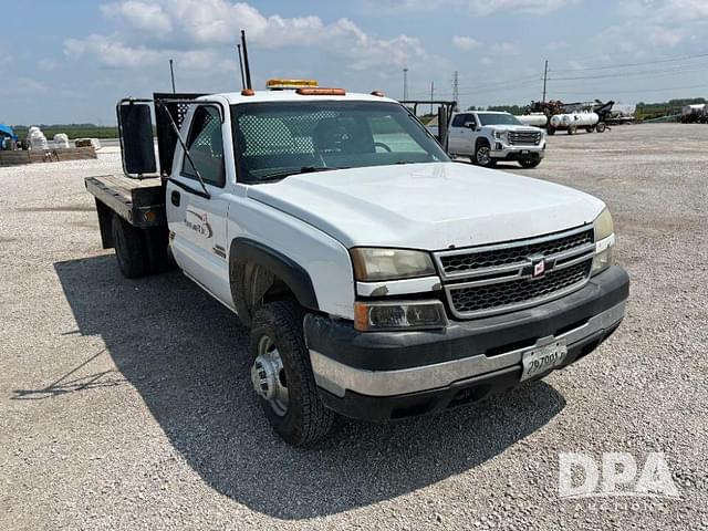 Image of Chevrolet 3500 equipment image 3