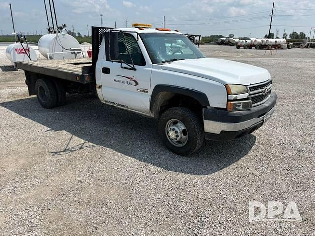 Image of Chevrolet 3500 equipment image 4