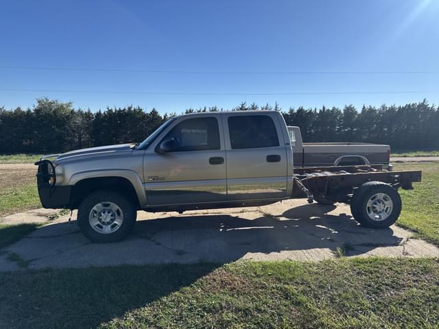 Image of Chevrolet 3500 equipment image 1